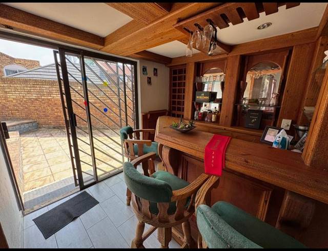 2 BEDROOM TOWNHOUSE FOR SALE IN BIRCHLEIGH